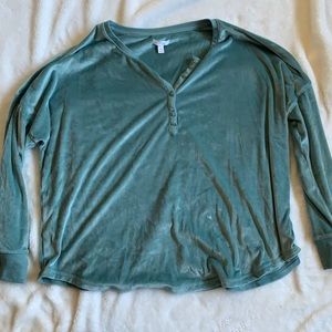 Secret Treasures top. Size-2x(18w-20w)